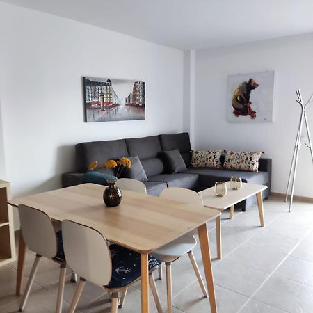 شقة Apartamento En Roses Con Parking Y Piscina المظهر الخارجي الصورة
