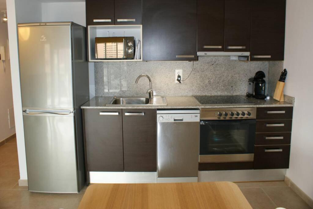 شقة Apartamento En Roses Con Parking Y Piscina المظهر الخارجي الصورة
