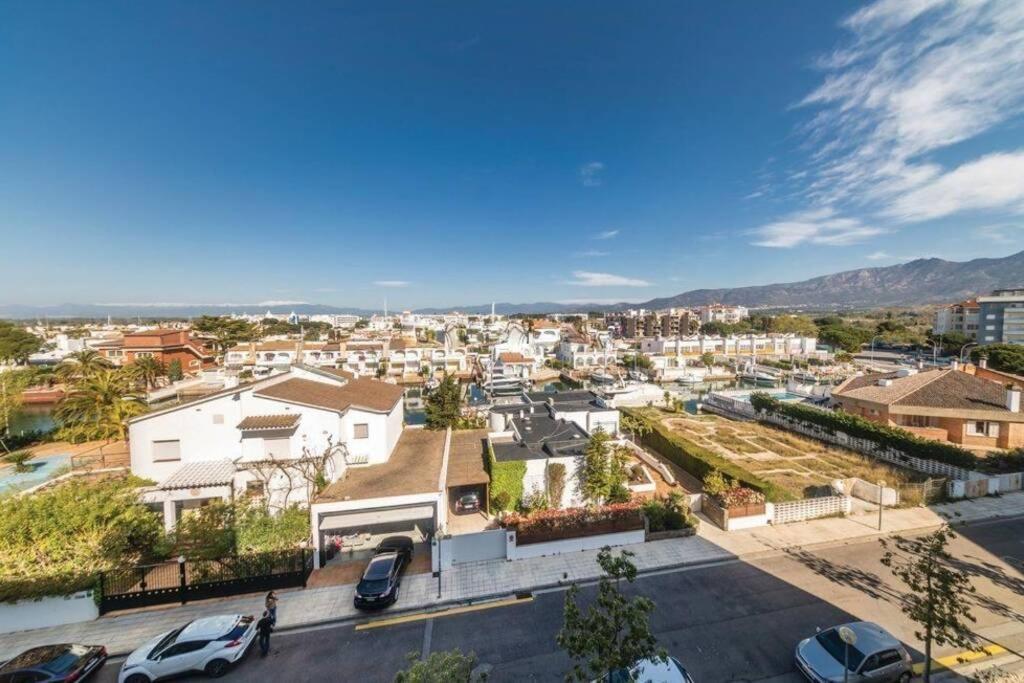 شقة Apartamento En Roses Con Parking Y Piscina المظهر الخارجي الصورة